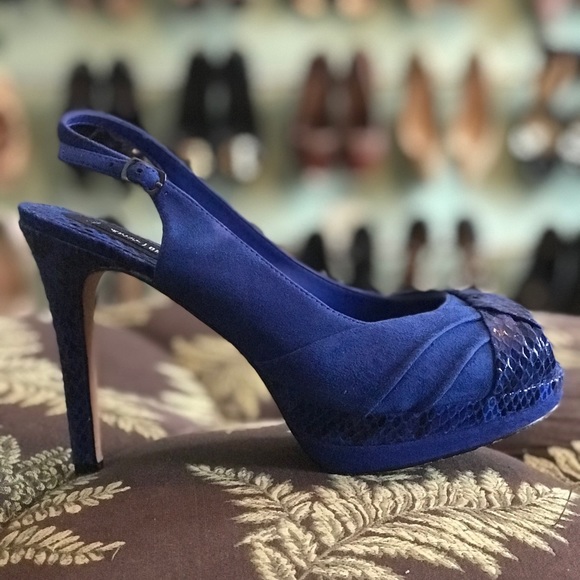 White House Black Market Shoes - WHBM Tern blue snakeskin peep toe pump slingbacks
